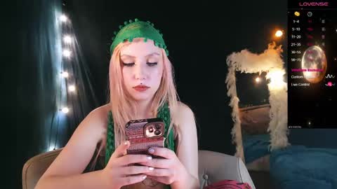 Snapshot of bibi_iva chatting on June 8, 11:27 pm bibi_iva online show from June 8, 11:27 pm