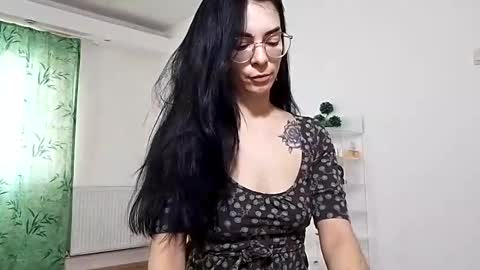 innasugarwild online show from December 2, 9:45 am