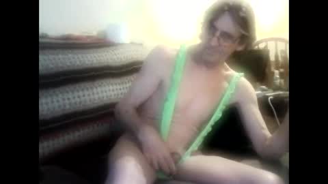 Snapshot of bibobby6711 chatting on April 4, 11:13 pm bibobby6711 online show from April 4, 11:13 pm