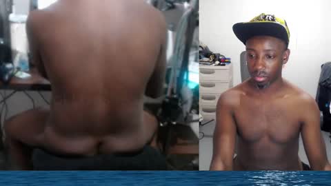 Snapshot of bicepsandfrot chatting on June 6, 11:15 am BicepsandFrot online show from June 6, 11:15 am