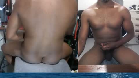 Snapshot of bicepsandfrot chatting on July 5, 11:39 am BicepsandFrot online show from July 5, 11:39 am