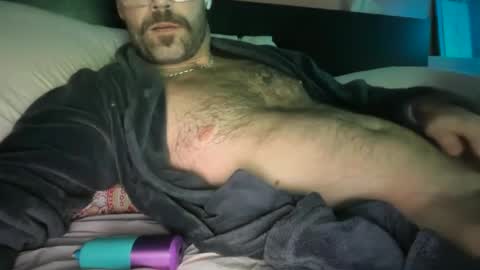 Snapshot of bidaddy83 chatting on June 17, 2:47 am bidaddy83 online show from June 17, 2:47 am