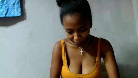 Snapshot of bienvenue987832 chatting on May 18, 6:19 am bienvenue987832 online show from May 18, 6:19 am