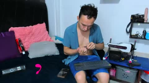 Snapshot of big_dicktop23 chatting on May 17, 6:26 pm john and cris online show from May 17, 6:26 pm