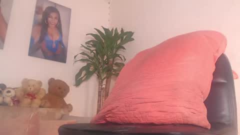 Snapshot of big_goddess_black chatting on April 19, 6:10 pm dashiell online show from April 19, 6:10 pm