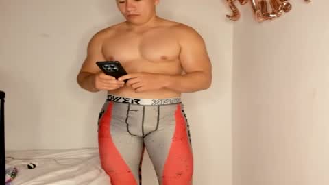 Snapshot of big_pecs_1 chatting on May 30, 9:34 pm LEO online show from May 30, 9:34 pm