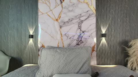 Tell me Sophia  online show from April 9, 9:20 pm