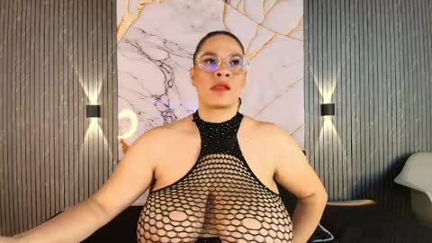 Tell me Sophia  online show from April 17, 8:34 pm