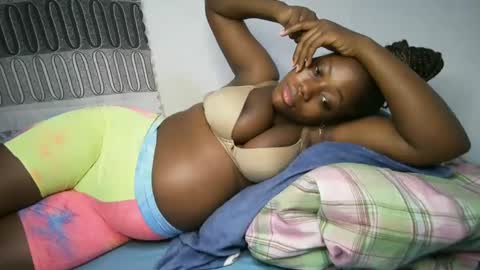 Snapshot of bigass001_ chatting on December 11, 2:54 pm bigass001_ online show from December 11, 2:54 pm