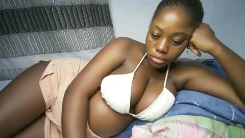 Snapshot of bigass001_ chatting on December 13, 8:58 pm bigass001_ online show from December 13, 8:58 pm
