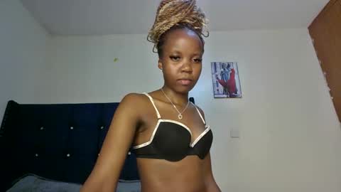 Snapshot of bigbaby004 chatting on April 30, 8:37 pm bigbaby004 online show from April 30, 8:37 pm