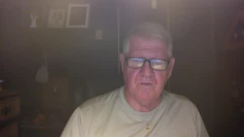 Snapshot of bigbeerdrinker1 chatting on October 15, 4:12 am bigbeerdrinker online show from October 15, 4:12 am