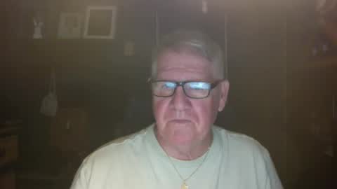 Snapshot of bigbeerdrinker1 chatting on November 4, 5:17 am bigbeerdrinker online show from November 4, 5:17 am