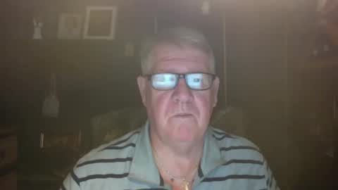 Snapshot of bigbeerdrinker1 chatting on November 9, 7:06 am bigbeerdrinker online show from November 9, 7:06 am