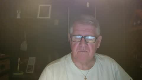 Snapshot of bigbeerdrinker1 chatting on December 20, 6:09 am bigbeerdrinker online show from December 20, 6:09 am