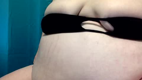 Snapshot of bigbellybabe1987 chatting on November 15, 4:21 am bigbellybabe1987 online show from November 15, 4:21 am