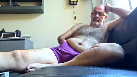 bigbibear88 online show from April 28, 8:19 am