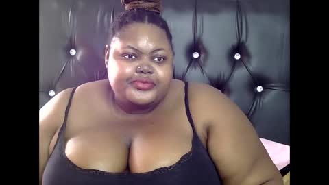Snapshot of bigblackmamma chatting on September 16, 2:07 pm Natasha online show from September 16, 2:07 pm