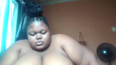 Snapshot of bigblackmamma chatting on February 12, 10:10 am Natasha online show from February 12, 10:10 am