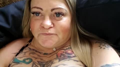 Snapshot of bigblueeyesmomma chatting on March 6, 8:59 pm Tiffany online show from March 6, 8:59 pm