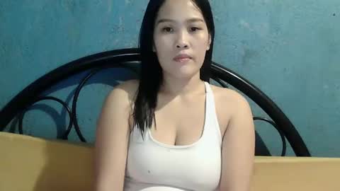 Snapshot of bigboobs_pinay chatting on June 7, 2:32 pm bigboobs_pinay online show from June 7, 2:32 pm