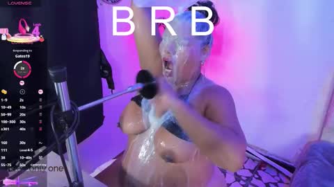 Snapshot of bigboobs_violeta chatting on February 1, 7:34 pm VIOLETA online show from February 1, 7:34 pm