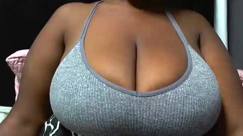 Snapshot of bigboobsbitchx chatting on May 20, 6:58 pm bigboobsbitchx online show from May 20, 6:58 pm
