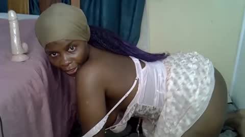 Vee online show from November 4, 3:00 pm