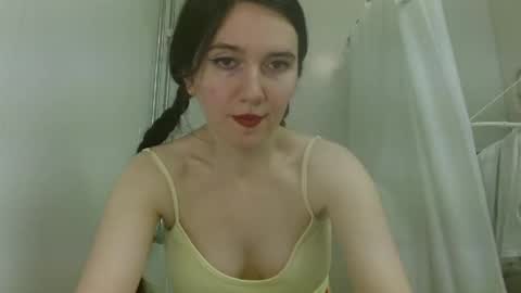 Isabella online show from April 6, 3:59 am