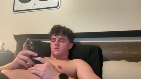 Snapshot of bigbootyburger1 chatting on February 16, 3:13 am bigbootyburger1 online show from February 16, 3:13 am