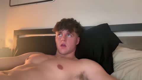 Snapshot of bigbootyburger1 chatting on February 19, 11:01 pm bigbootyburger1 online show from February 19, 11:01 pm