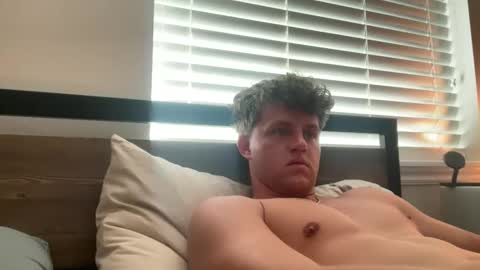 Snapshot of bigbootyburger1 chatting on June 10, 5:56 pm bigbootyburger1 online show from June 10, 5:56 pm