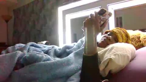 bigbootydimpless online show from January 7, 5:01 am