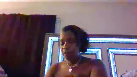 bigbootydimpless online show from February 15, 3:42 am