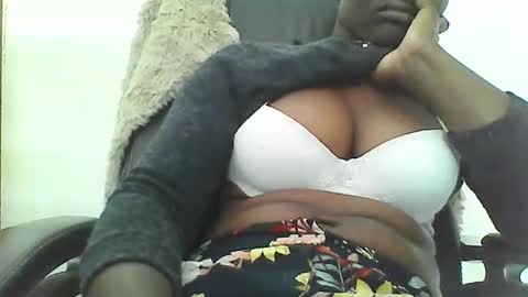 Snapshot of bigbumboobs98 chatting on September 30, 7:13 am bigbumboobs98 online show from September 30, 7:13 am