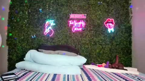 bigbuttsarena online show from February 7, 9:24 am