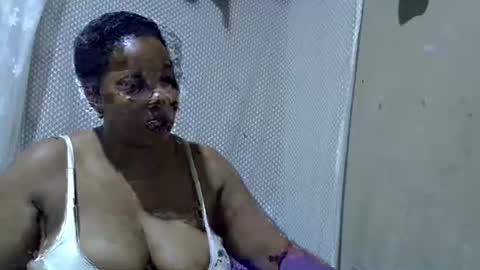Snapshot of bigclit_wethairypus chatting on June 30, 6:09 pm bigclit_wethairypus online show from June 30, 6:09 pm