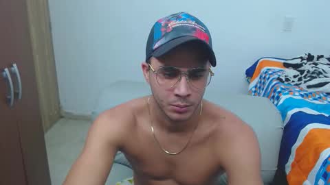 Snapshot of bigcock2815 chatting on May 19, 3:02 am Isaac online show from May 19, 3:02 am