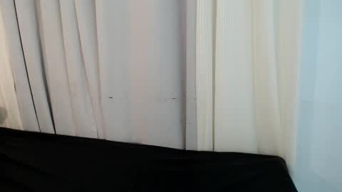 Snapshot of bigcock_luna chatting on May 21, 2:13 pm Joyce online show from May 21, 2:13 pm