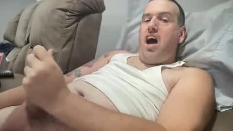 Snapshot of bigcocksuckingslut chatting on December 23, 4:17 pm bigcocksuckingslut online show from December 23, 4:17 pm