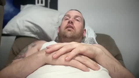 Snapshot of bigcocksuckingslut chatting on February 10, 3:13 am bigcocksuckingslut online show from February 10, 3:13 am