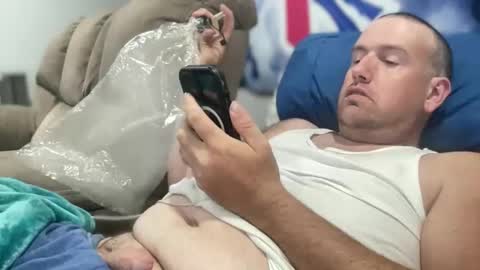 Snapshot of bigcocksuckingslut chatting on October 26, 5:08 pm bigcocksuckingslut online show from October 26, 5:08 pm