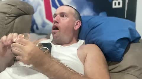 Snapshot of bigcocksuckingslut chatting on November 1, 1:18 am bigcocksuckingslut online show from November 1, 1:18 am