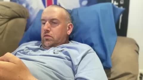 Snapshot of bigcocksuckingslut chatting on May 12, 1:03 am bigcocksuckingslut online show from May 12, 1:03 am