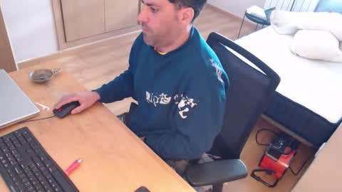 Snapshot of bigcok35spain chatting on February 19, 12:12 pm bigcok35spain online show from February 19, 12:12 pm