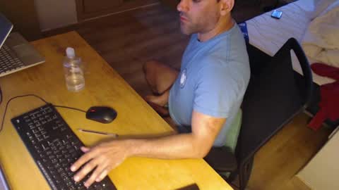 Snapshot of bigcok35spain chatting on April 16, 6:41 pm bigcok35spain online show from April 16, 6:41 pm