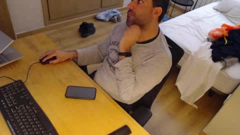 Snapshot of bigcok35spain chatting on May 1, 9:03 am bigcok35spain online show from May 1, 9:03 am