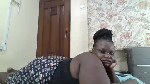 Snapshot of bigdarkass chatting on June 6, 2:16 am VIOLET online show from June 6, 2:16 am