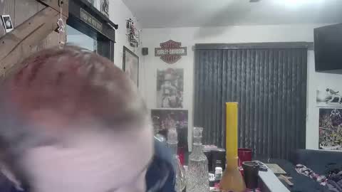 Snapshot of bigdbrillion chatting on February 15, 2:37 am Darryl online show from February 15, 2:37 am