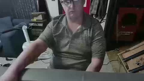 Snapshot of bigdbrillion chatting on October 10, 12:04 pm Darryl online show from October 10, 12:04 pm